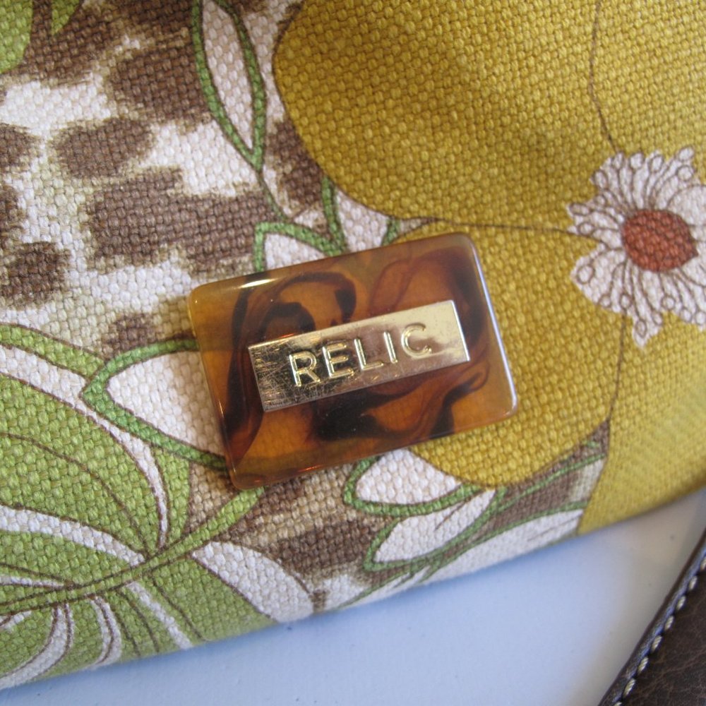 RELIC Tropical Floral Print Crossbody Purse - Picture 3 of 13
